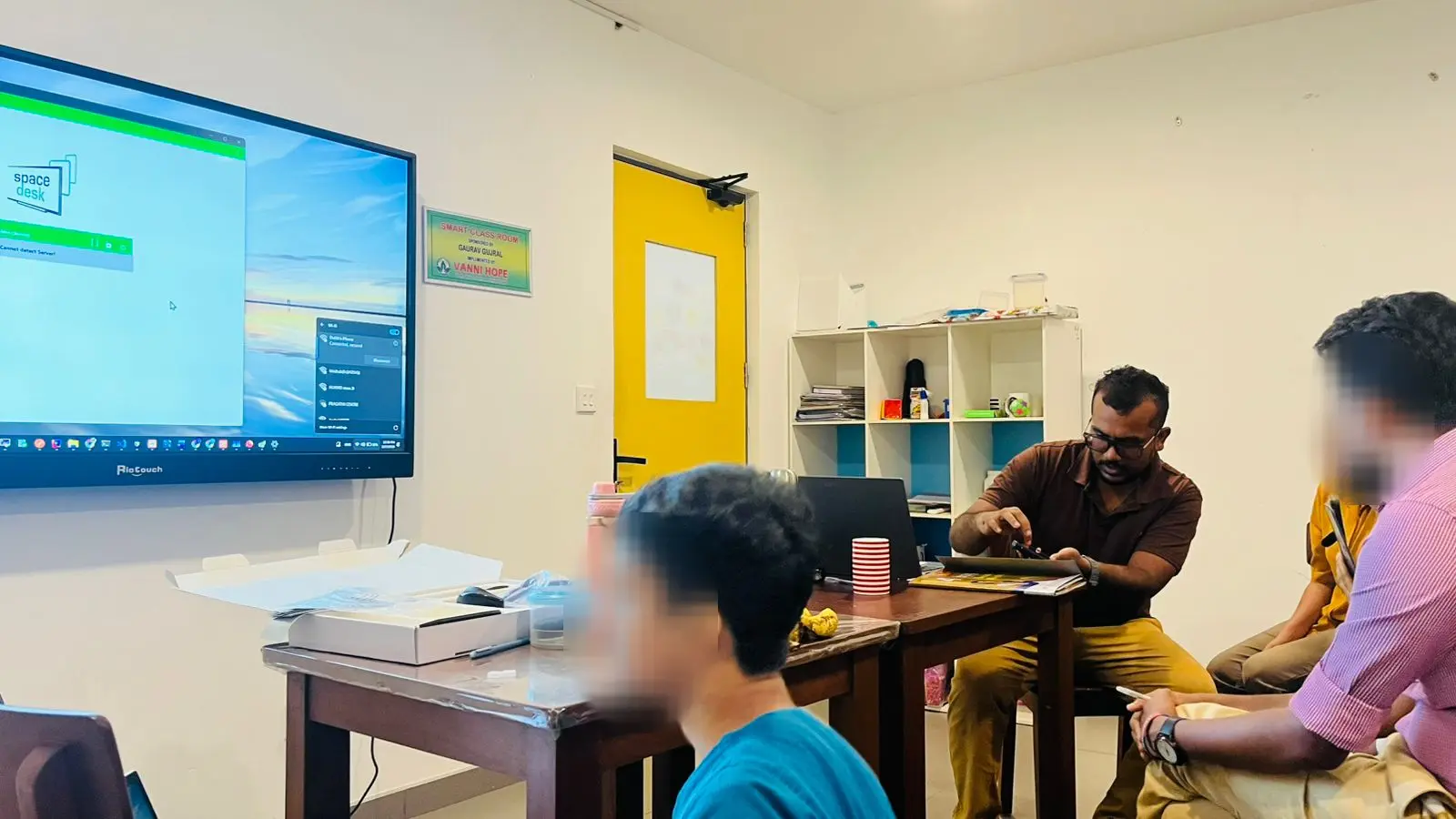 Project field visit in a smart classroom setting